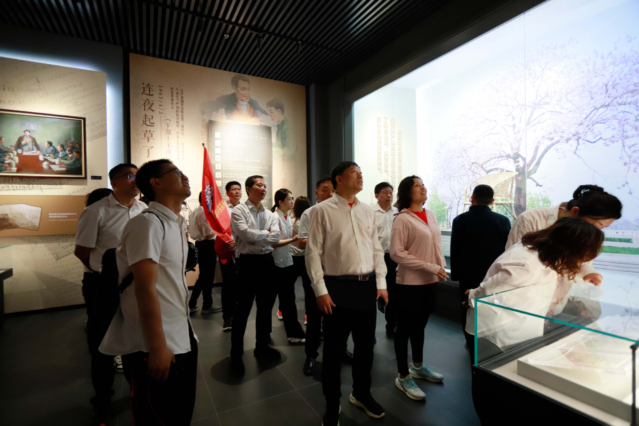 砥礪初心使命，汲取奮進(jìn)力量丨花花牛乳業(yè)集團(tuán)黨委組織開(kāi)展學(xué)習(xí)“焦裕祿精神”主題黨日活動(dòng)