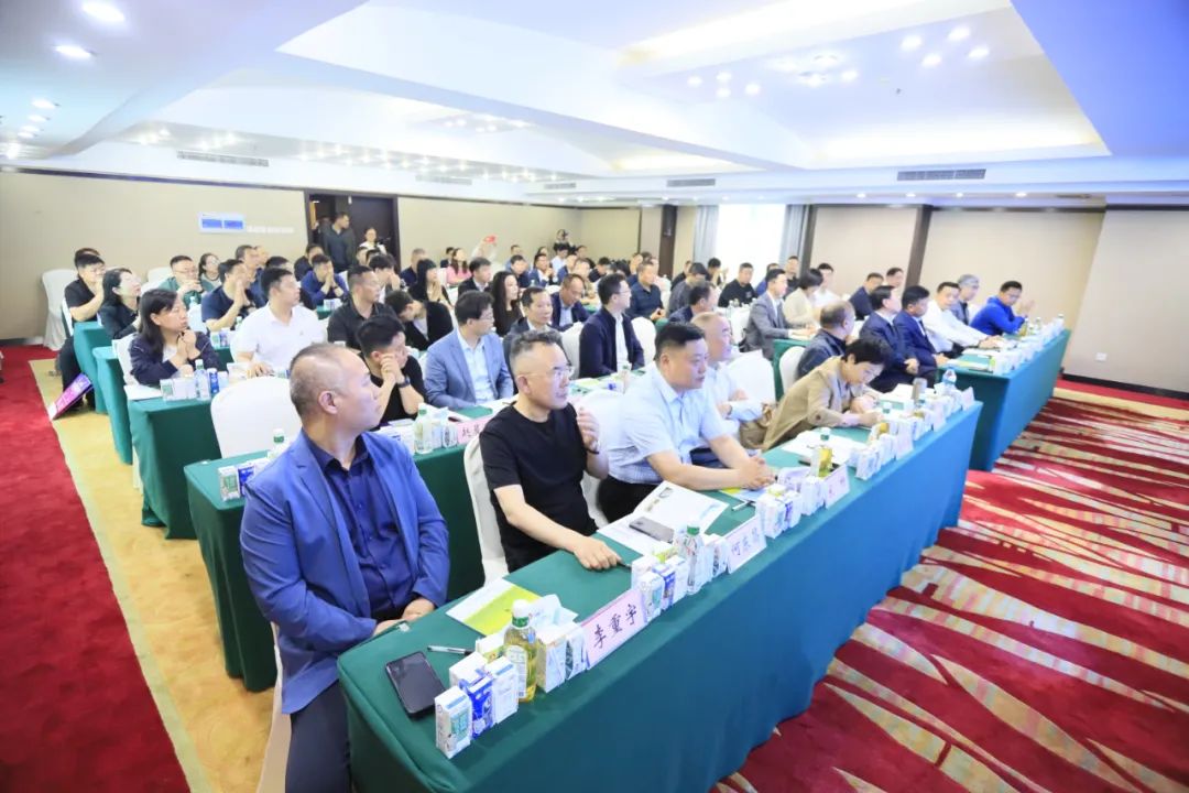 河南省2024國家“學(xué)生飲用奶計(jì)劃”推廣工作推進(jìn)會在鄭州成功舉辦！