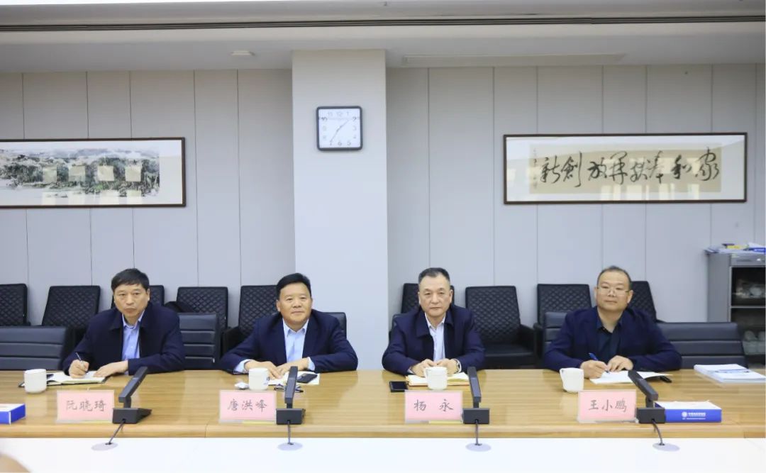 花花牛乳業(yè)集團(tuán)黨委書(shū)記、董事長(zhǎng)唐洪峰一行赴中原食品實(shí)驗(yàn)室同中國(guó)工程院院士、中原食品實(shí)驗(yàn)室主任任發(fā)政座談交流