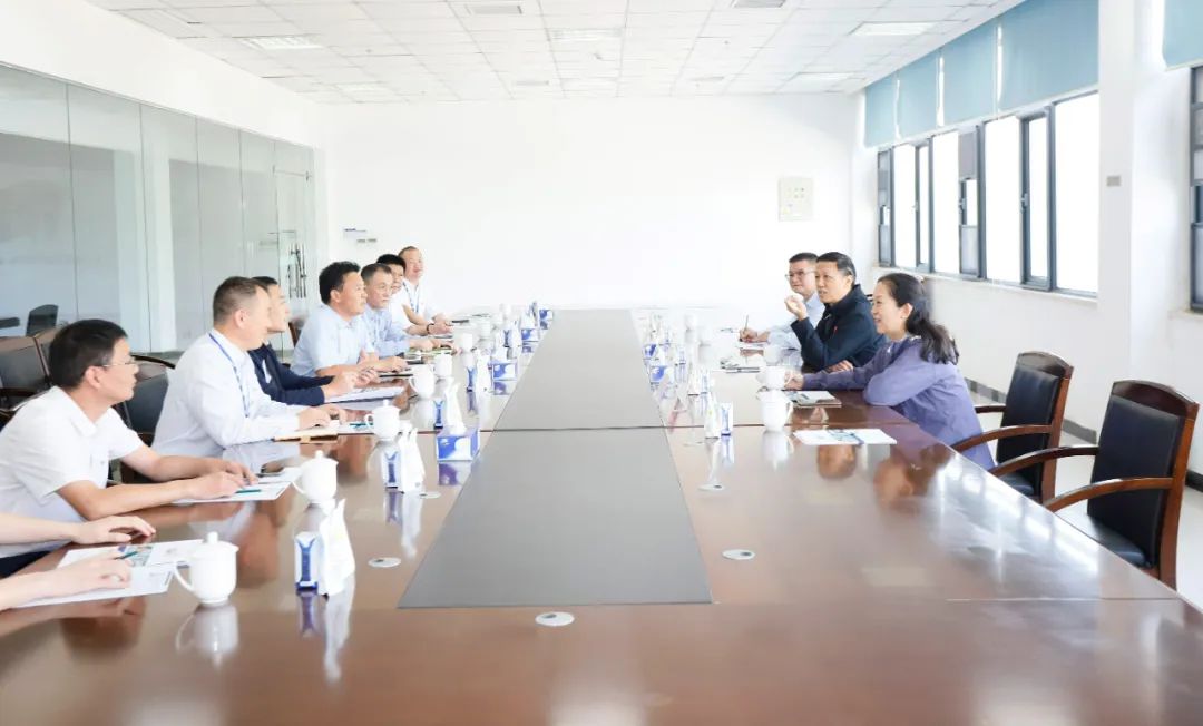 快樂過“雙節(jié)”，安全不放假｜河南農投集團黨委書記、董事長李曉寰一行蒞臨花花牛乳業(yè)集團開展“雙節(jié)”安全生產(chǎn)大檢查活動并慰問一線職工、