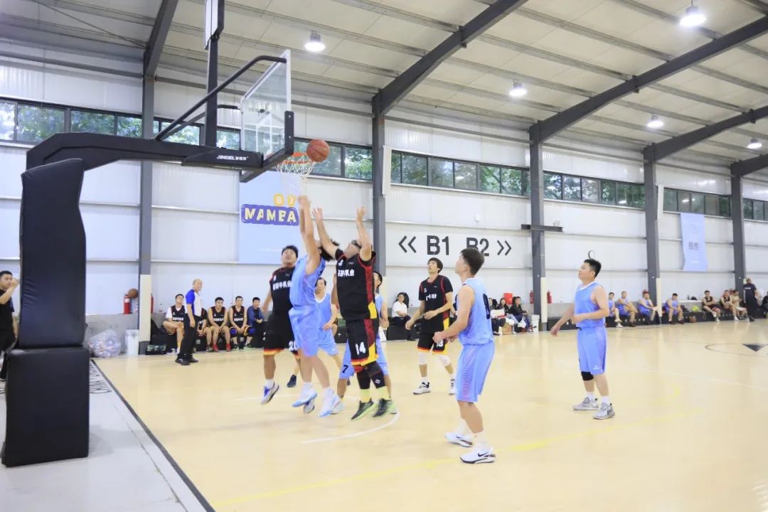 花花牛丨奪冠，奪冠，奪冠！?。∮霉谲姙橹袊汉炔剩。?！