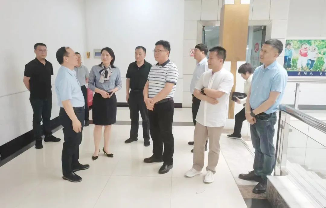 參觀拓思路 交流促發(fā)展 | 集團(tuán)領(lǐng)導(dǎo)參加中乳協(xié)第二十九次年會暨中國（國際）乳業(yè)技術(shù)博覽會并到江西陽光乳業(yè)參觀座談