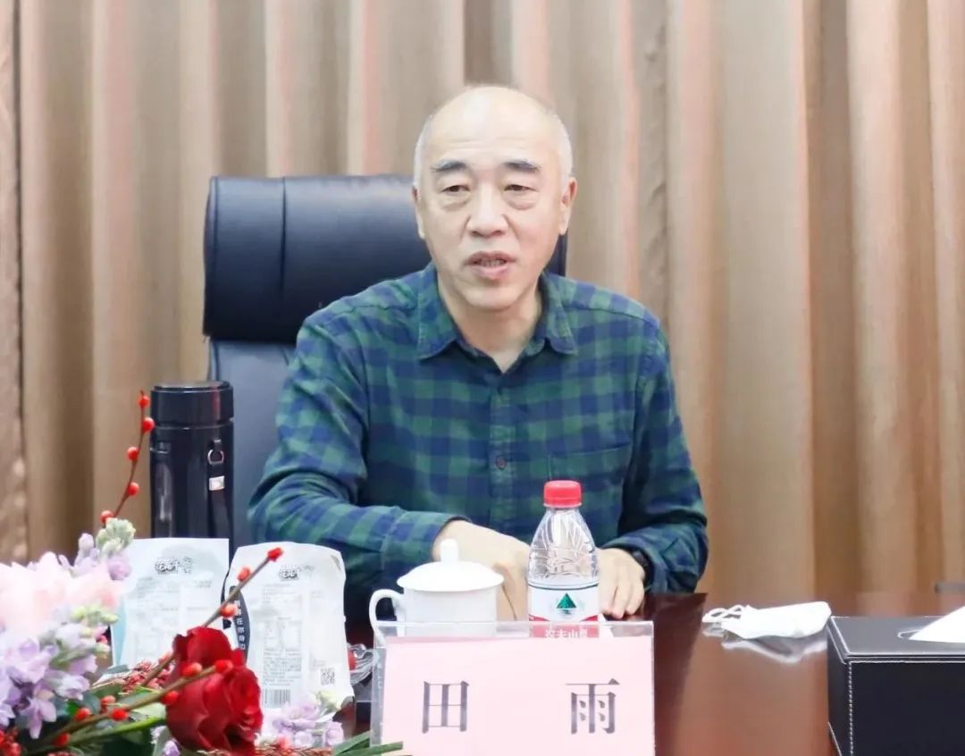 新年開新局 合作促發(fā)展丨佳木斯市委常委、副市長閆志剛一行蒞臨花花牛乳業(yè)集團及佳田企業(yè)考察座談