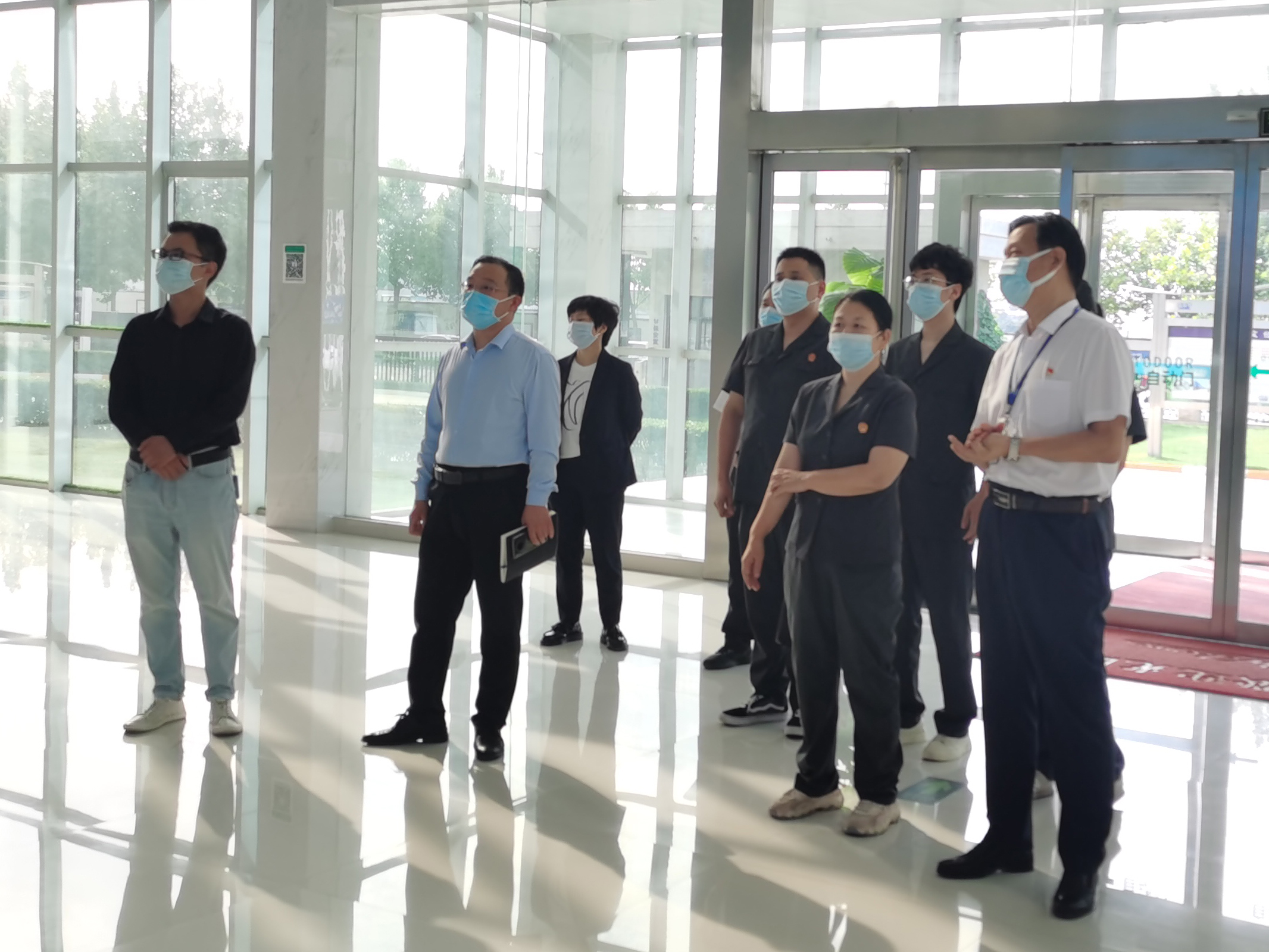 花花牛 | 鄭州市管城區(qū)法院知產(chǎn)審判服務(wù)企業(yè)座談會(huì)在花花牛乳業(yè)集團(tuán)召開(kāi)