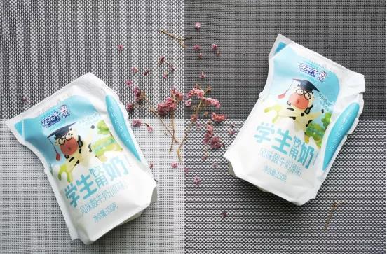 花花牛首款愛克林低溫學生飲用酸牛奶上市啦?。?！