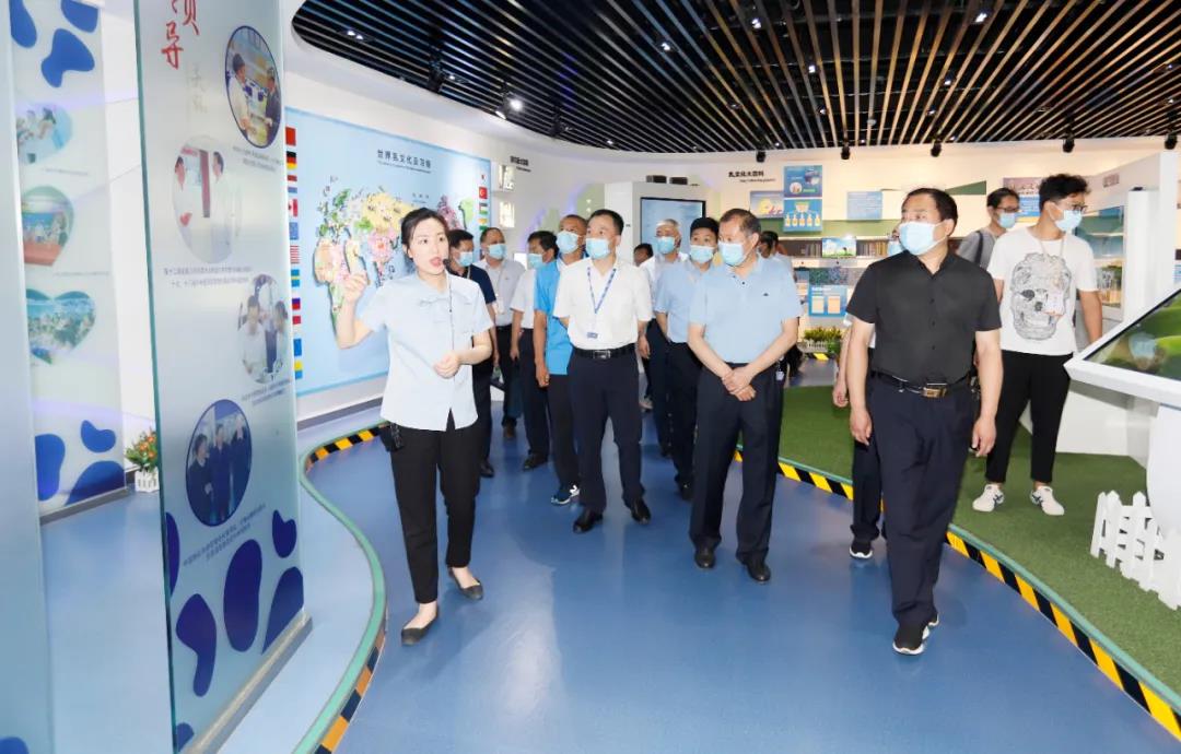 鄭州市安全生產雙重預防體系建設現(xiàn)場觀摩會在花花牛乳業(yè)集團鄭州分公司召開