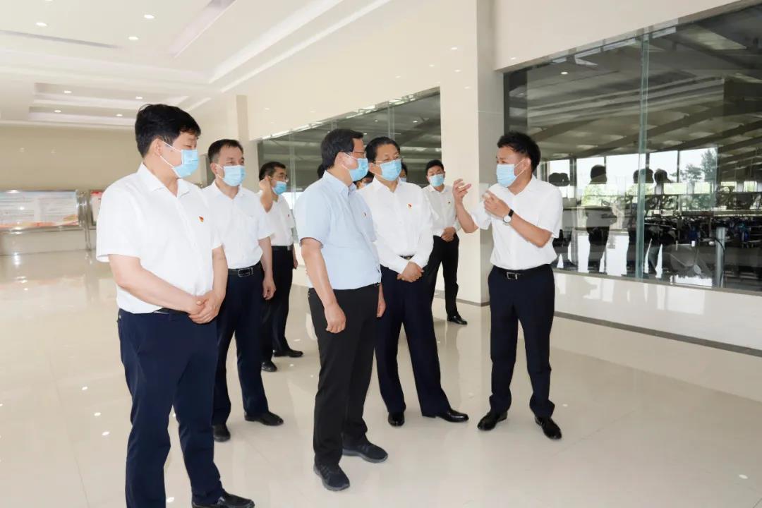 快訊 | 河南省委常委、省紀(jì)委書記、省監(jiān)委主任任正曉蒞臨花花牛乳業(yè)集團(tuán)新蔡瑞亞牧場調(diào)研