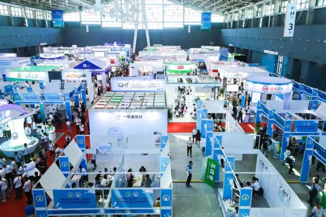 中國乳制品工業(yè)協(xié)會第二十五次年會召開！花花?？偛枚T峰獲“振興乳業(yè)領軍人”榮譽稱號