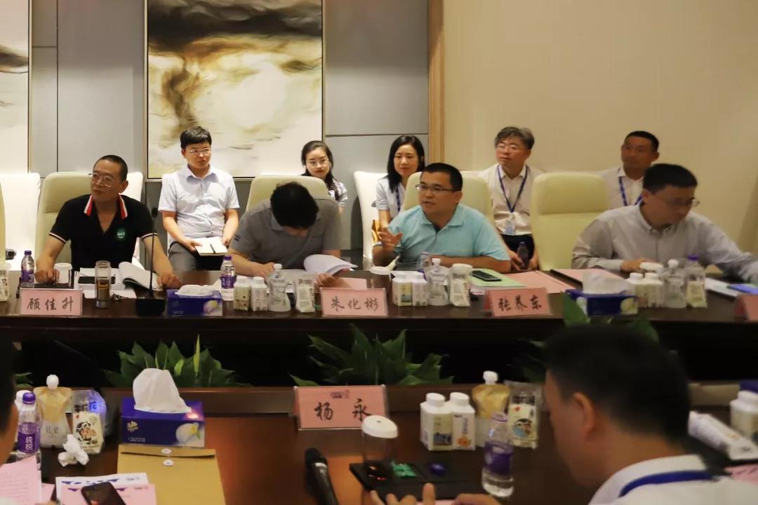 河南首家！花花牛乳業(yè)集團(tuán)通過(guò)優(yōu)質(zhì)乳工程驗(yàn)收