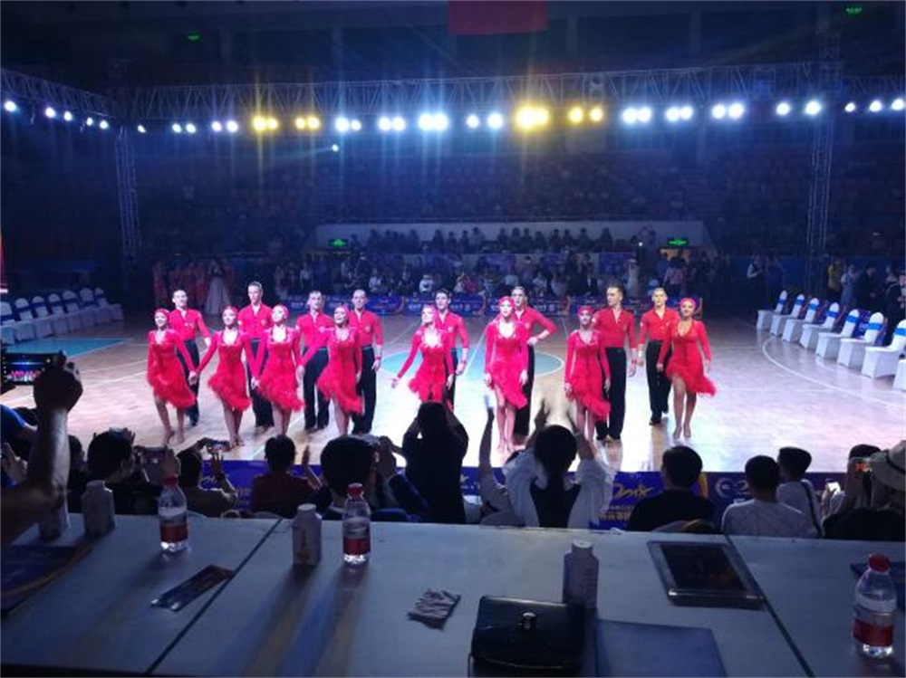 YDC河南中心全國第二屆“藍(lán)月獎(jiǎng)”暨“花花牛杯” 第七屆中俄舞蹈對抗賽五一勞動(dòng)節(jié)開賽