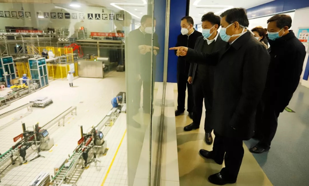 快訊丨河南省副省長武國定蒞臨花花牛乳業(yè)集團(tuán)調(diào)研重點保障企業(yè)復(fù)工復(fù)產(chǎn)情況