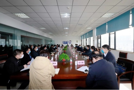 省委統(tǒng)戰(zhàn)部副部長張紅林一行蒞臨花花牛乳業(yè)集團(tuán) 調(diào)研復(fù)工復(fù)產(chǎn)暨二七區(qū)民營經(jīng)濟發(fā)展工作座談會