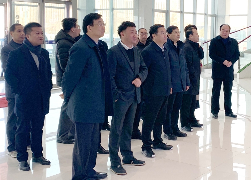 鄭州市委副書記、市長王新偉蒞臨花花牛乳業(yè)集團調(diào)研